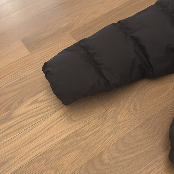 The North Face Black and Gray Puffer Jacket - Picture 3 of 6